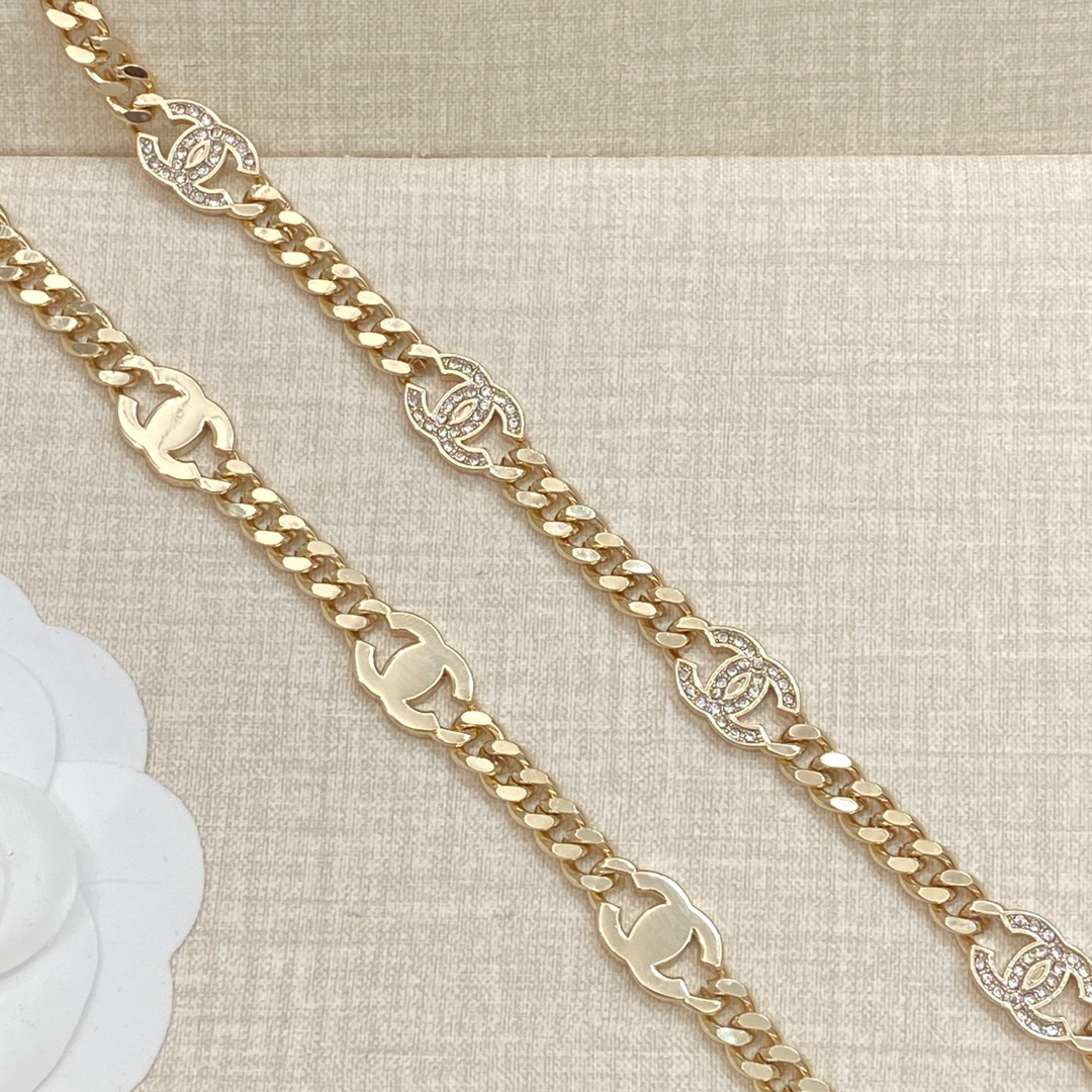 [TOP] CHANEL Necklace + Bracelet Set - Gold