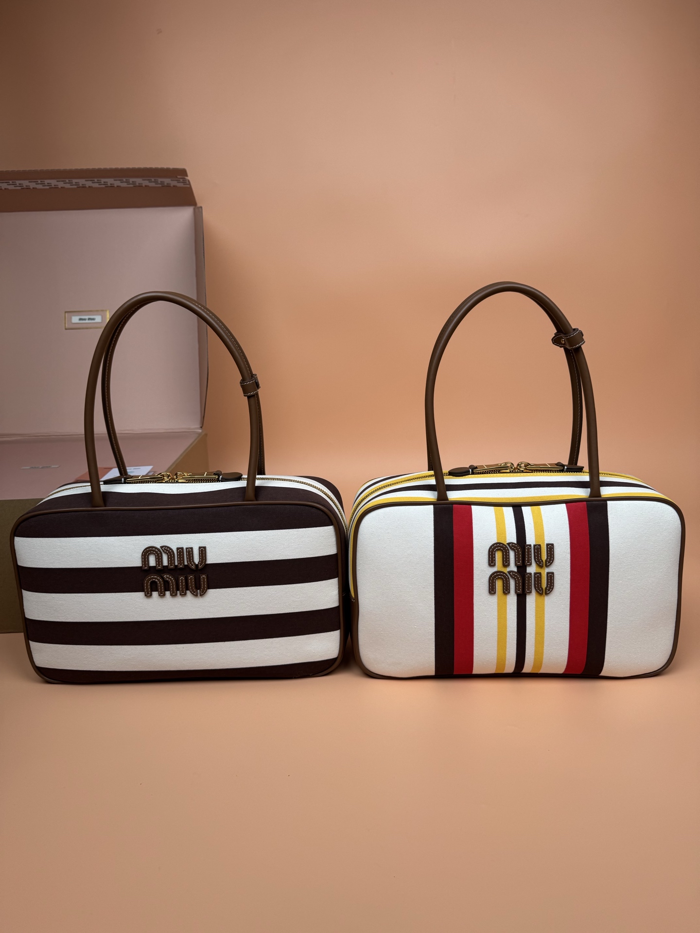 [TOP] Miu Miu Beau Leather Handbag 34 x 23 x 10cm - 2 Color