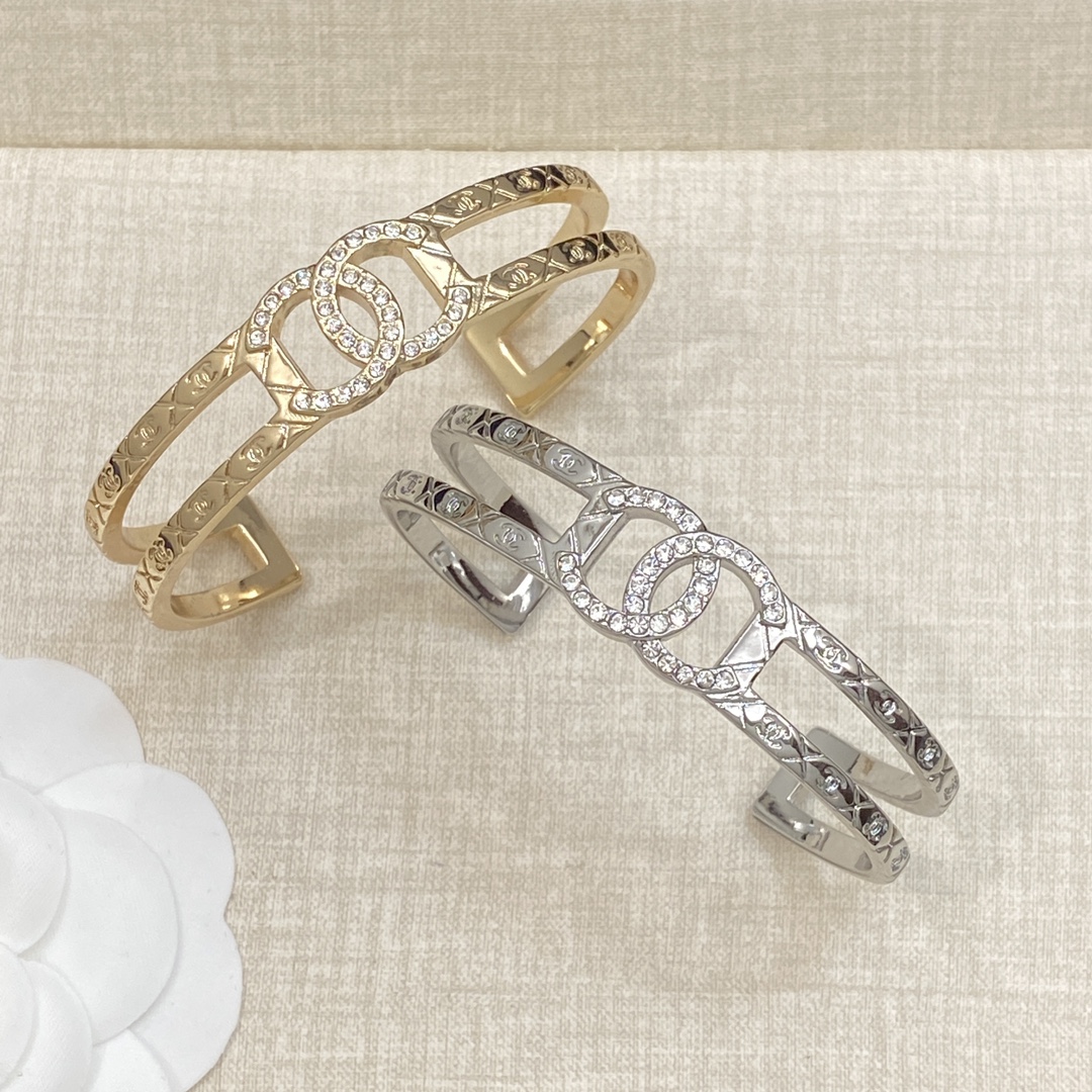 [TOP] CHANEL CC Bracelet - 2 Colors