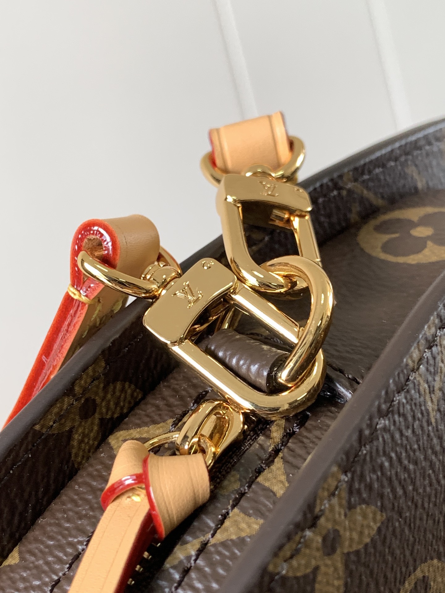 [TOP] Louis Vuitton LV Monogram Fan Handbag 19*6*37cm - Brown