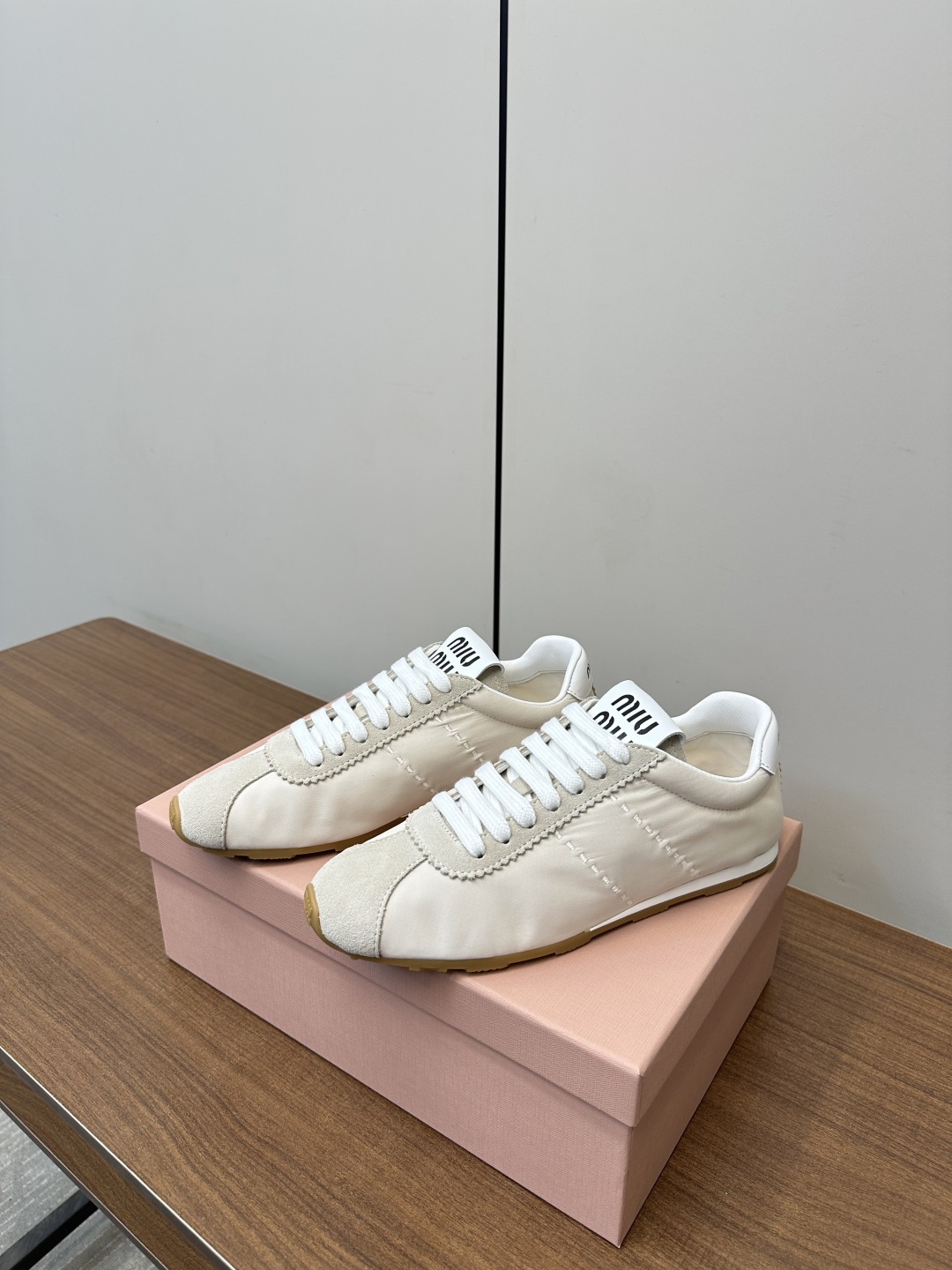 [TOP] Miu Miu Sneakers - 4 Color