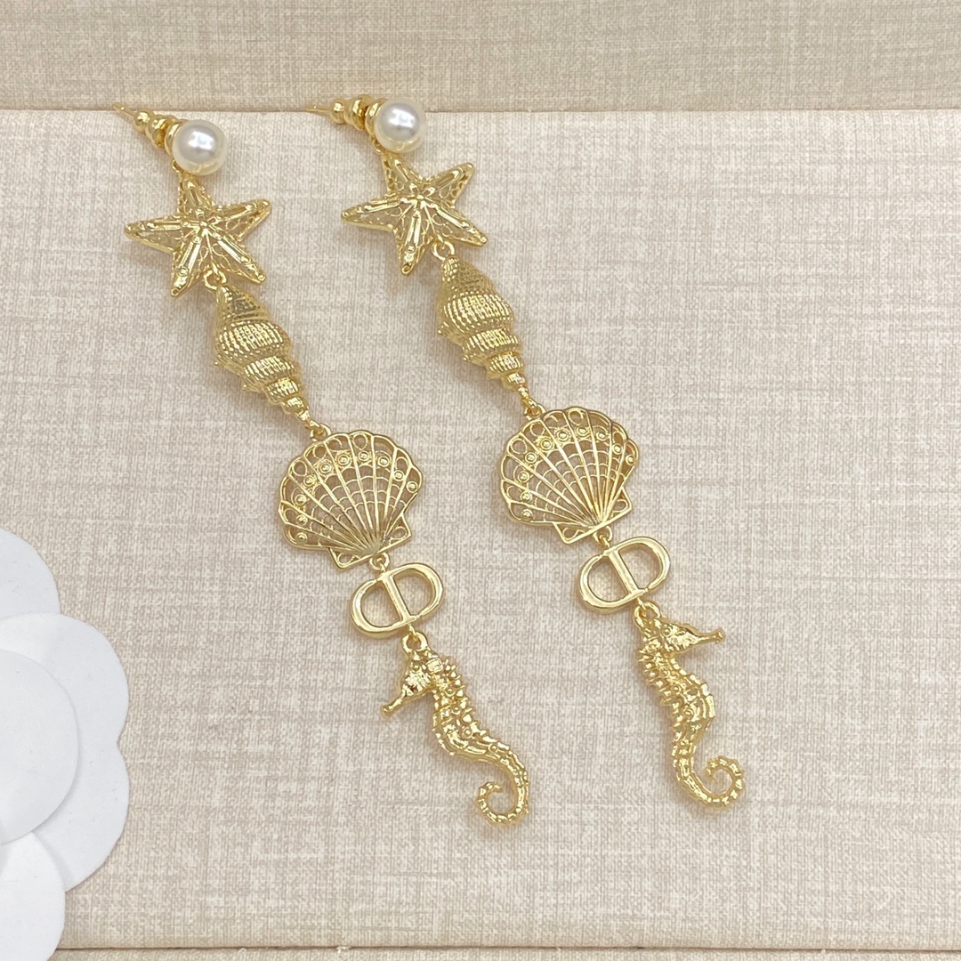 [TOP] Christian Dior Earrings - Gold