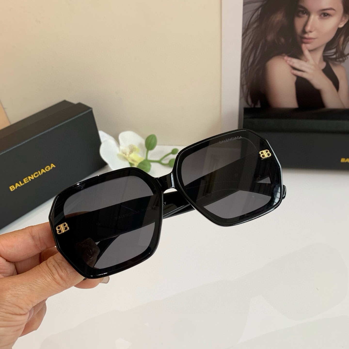[TOP] BALENCIAGA Sunglasses - 2 Color