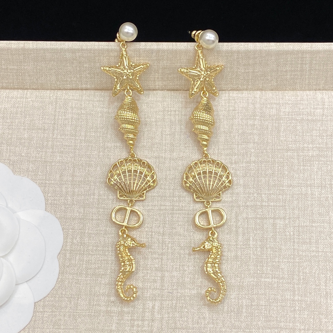 [TOP] Christian Dior Earrings - Gold
