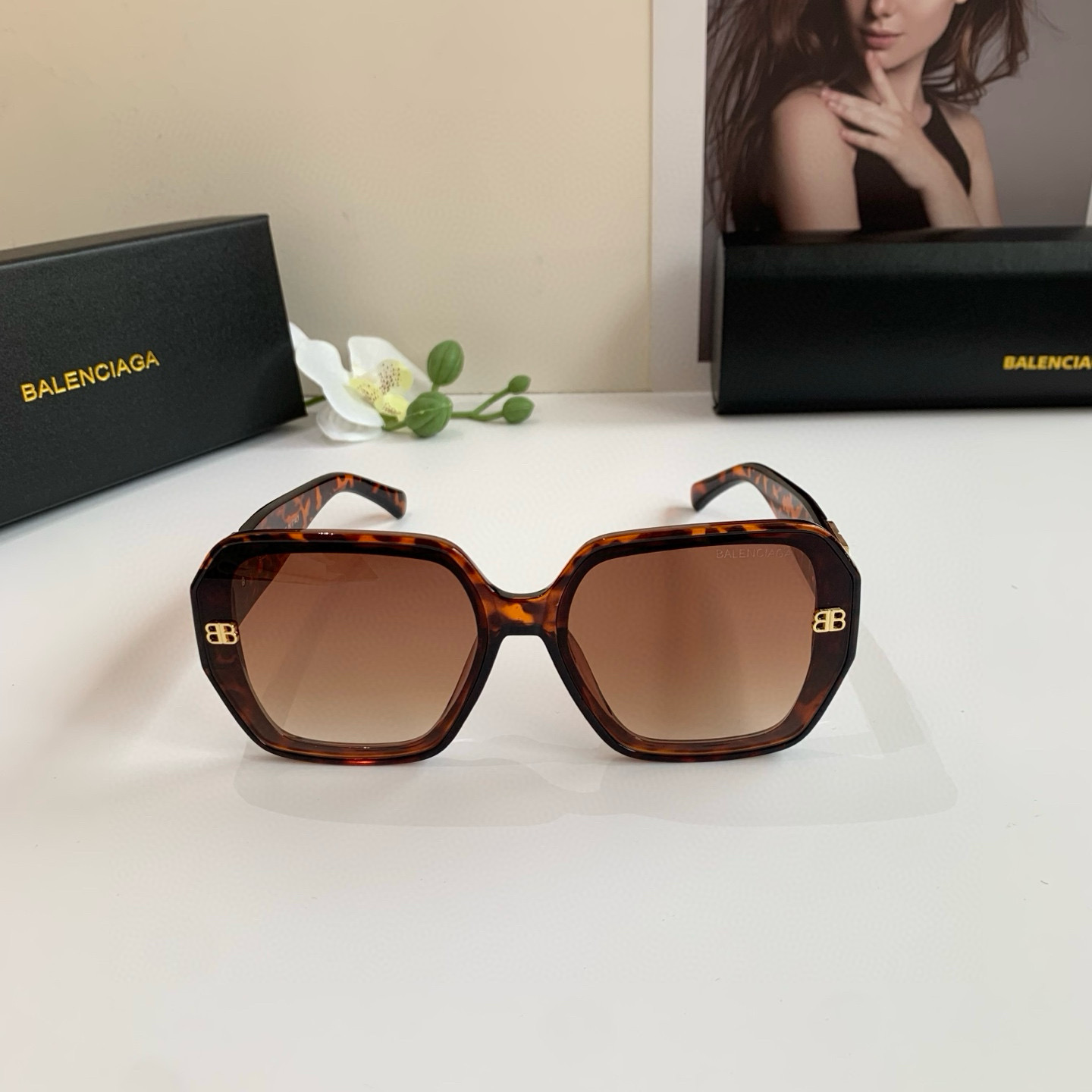 [TOP] BALENCIAGA Sunglasses - 2 Color