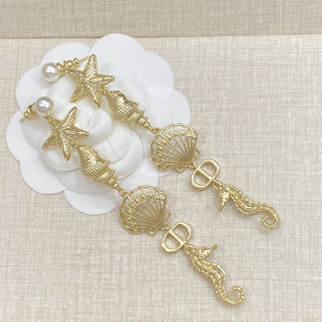 [TOP] Christian Dior Earrings - Gold