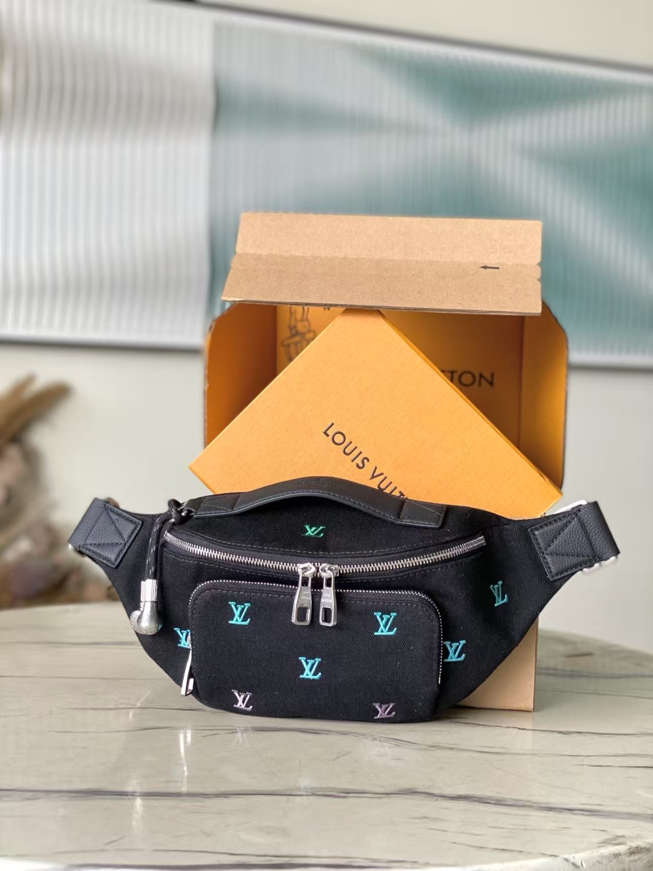 [TOP] Louis Vuitton LV  Bag 37 x 14 x 13 cm - Black