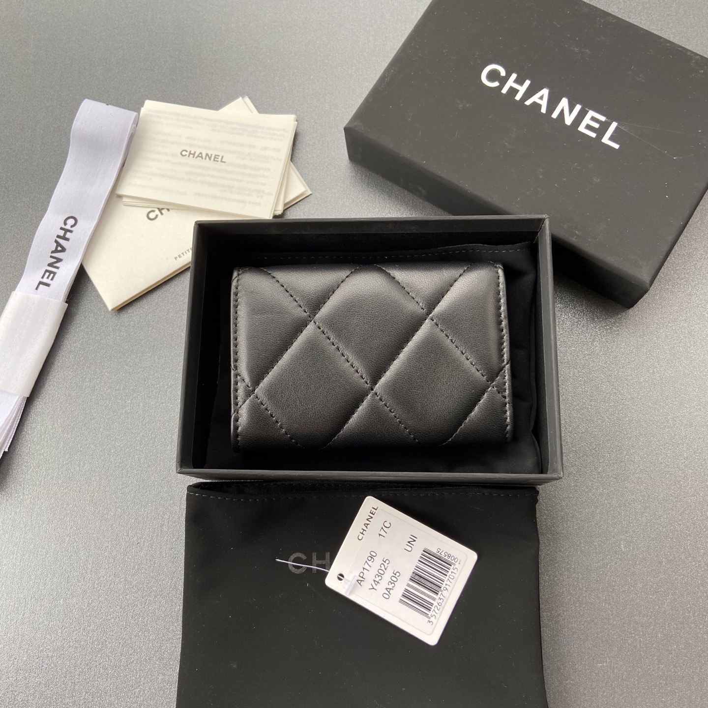 [TOP] CHANEL Card Holder Lambskin 11x7cm - Black