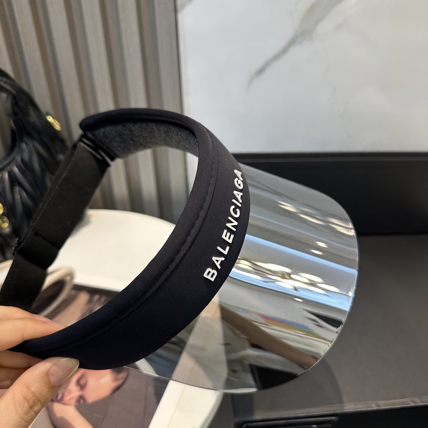 [TOP] BALENCIAGA Sun Hat - 2 Colors