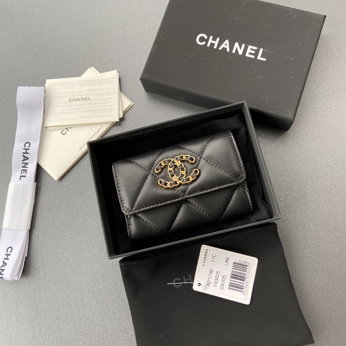 [TOP] CHANEL Card Holder Lambskin 11x7cm - Black