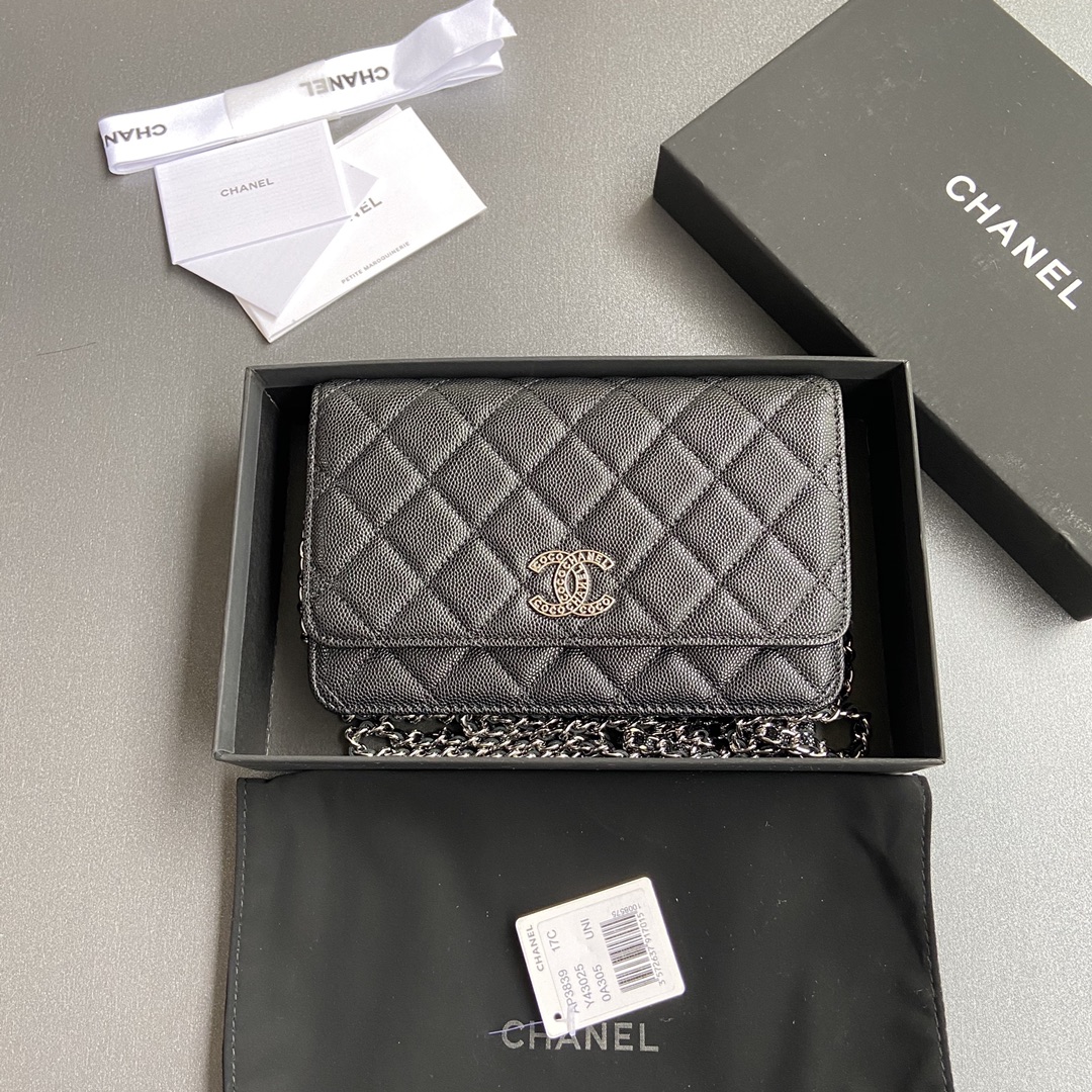 [TOP] CHANEL Chain Bag Calfskin 20×13×3.5cm - Black