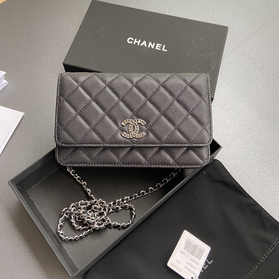 [TOP] CHANEL Chain Bag Calfskin 20×13×3.5cm - Black