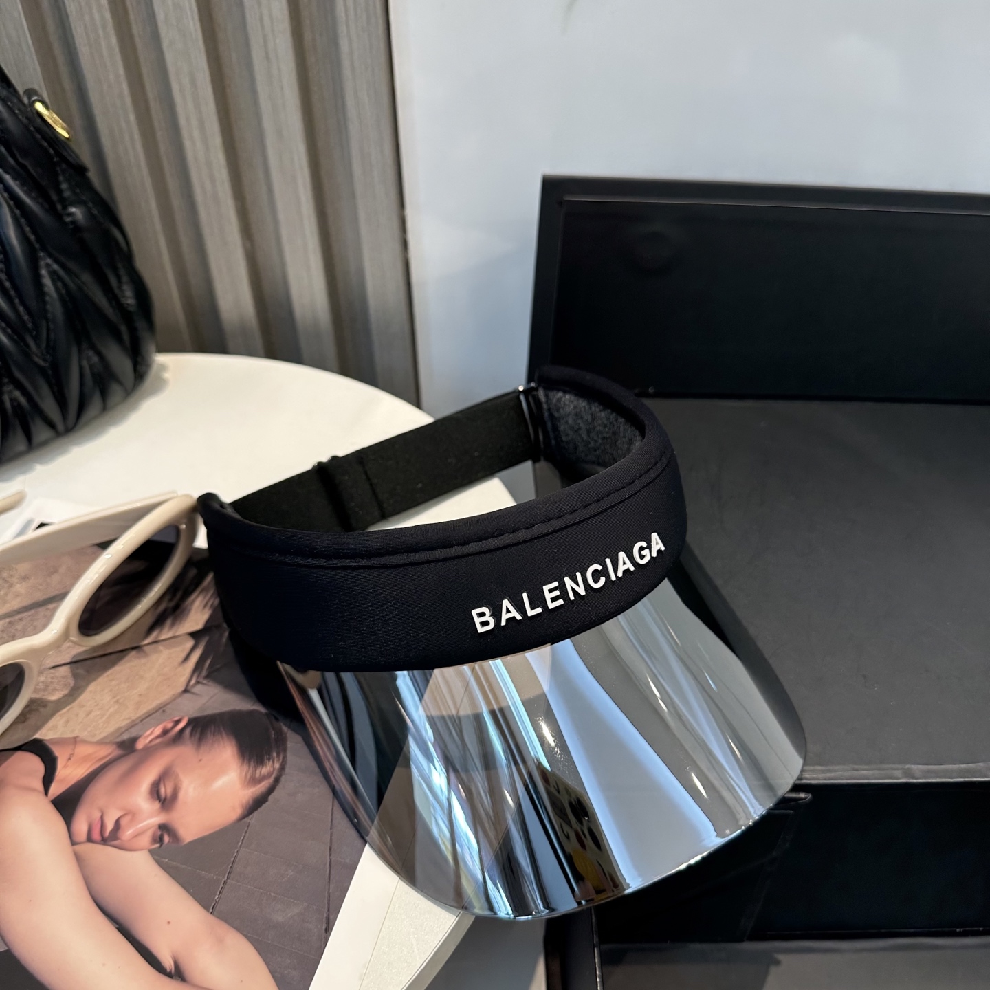 [TOP] BALENCIAGA Sun Hat - 2 Colors