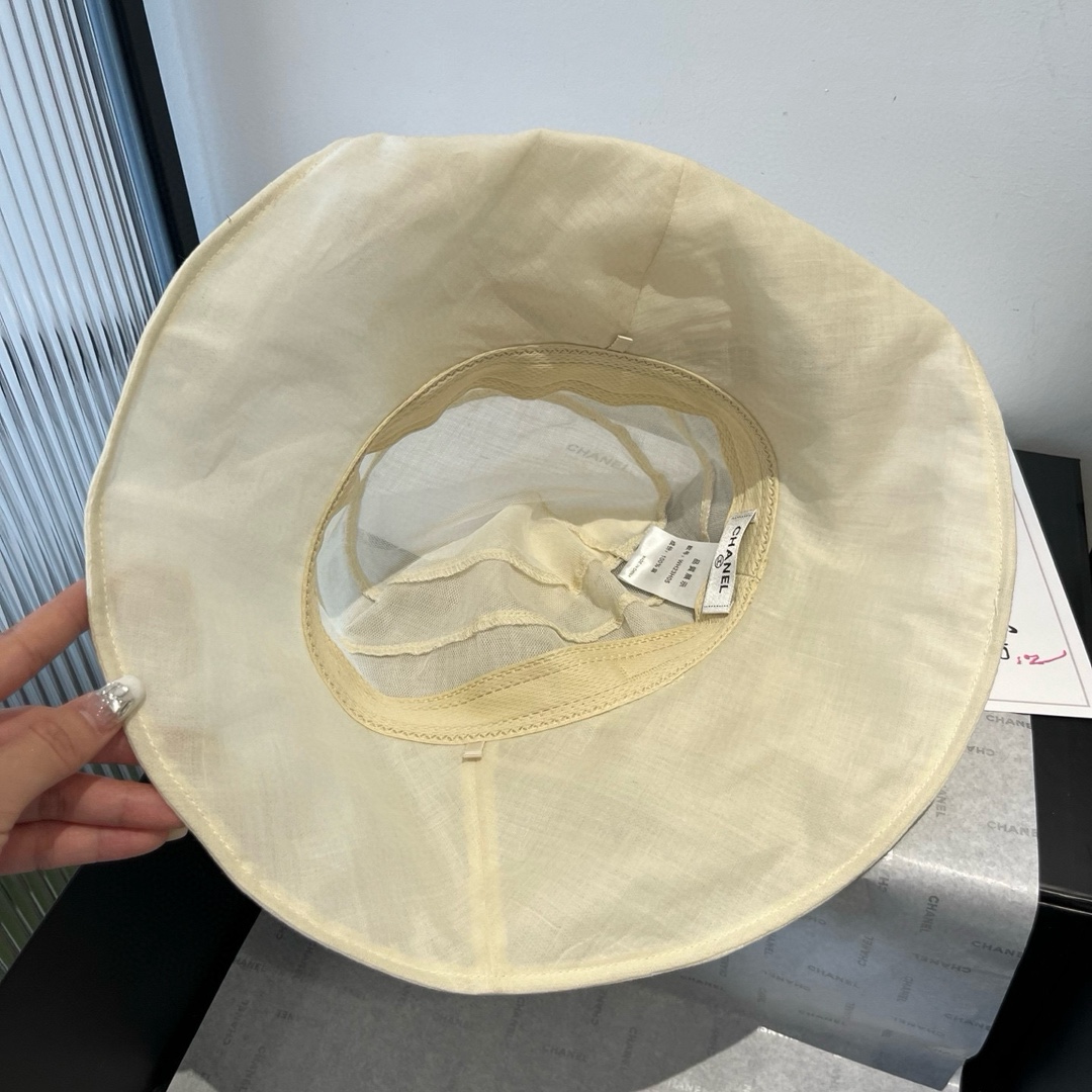 [TOP] CHANEL Bucket Hat - Beige