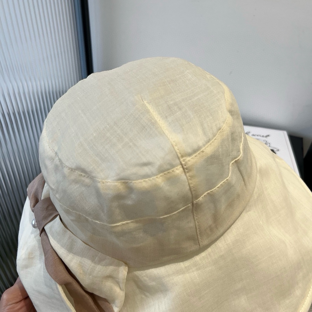 [TOP] CHANEL Bucket Hat - Beige
