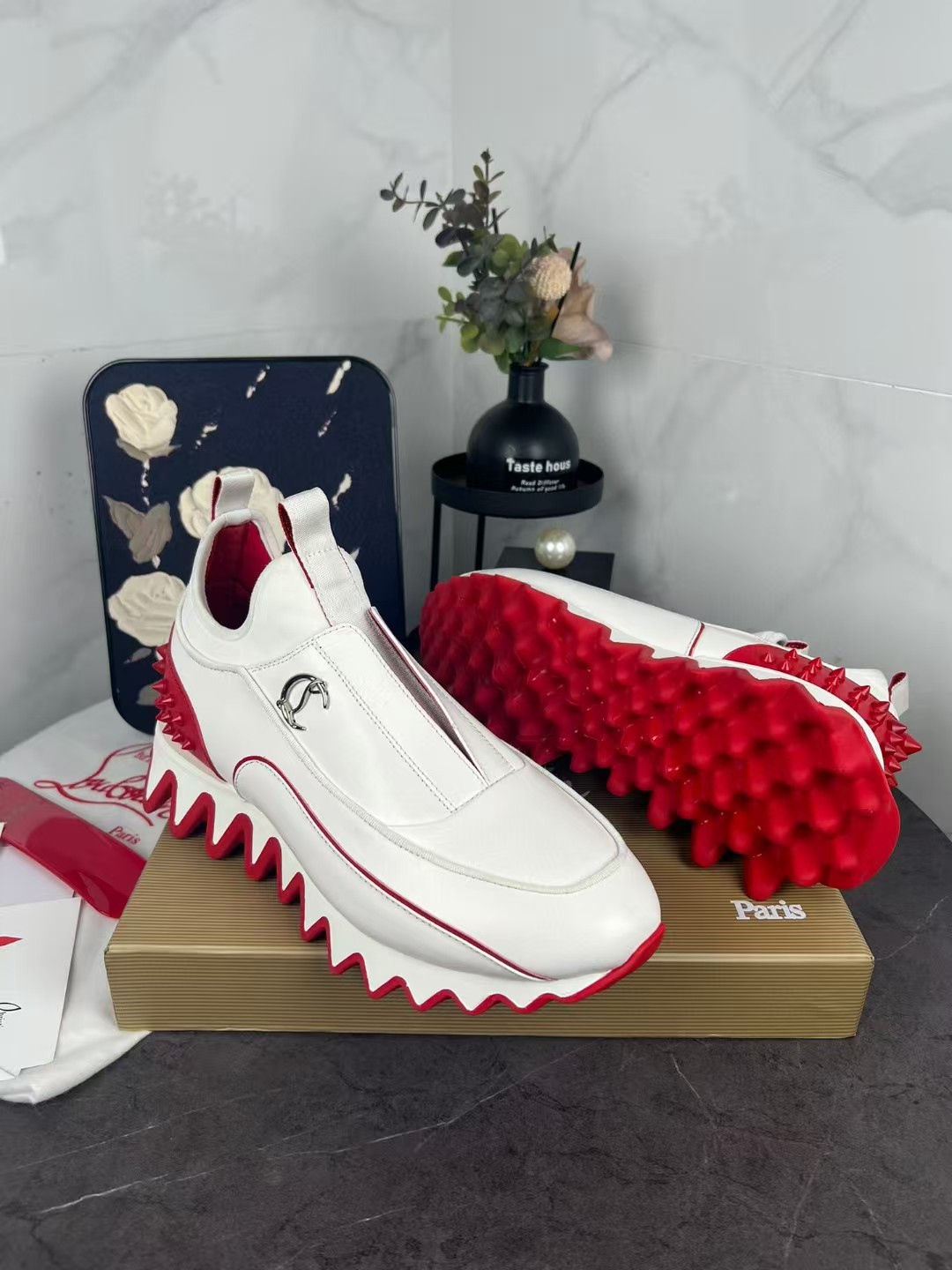 [TOP] Christian Louboutin Sneaker - White