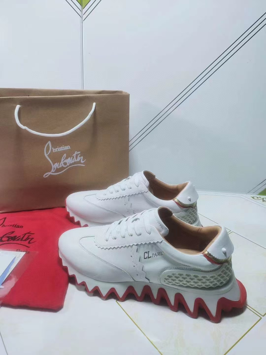 [TOP] Christian Louboutin Sneaker - White