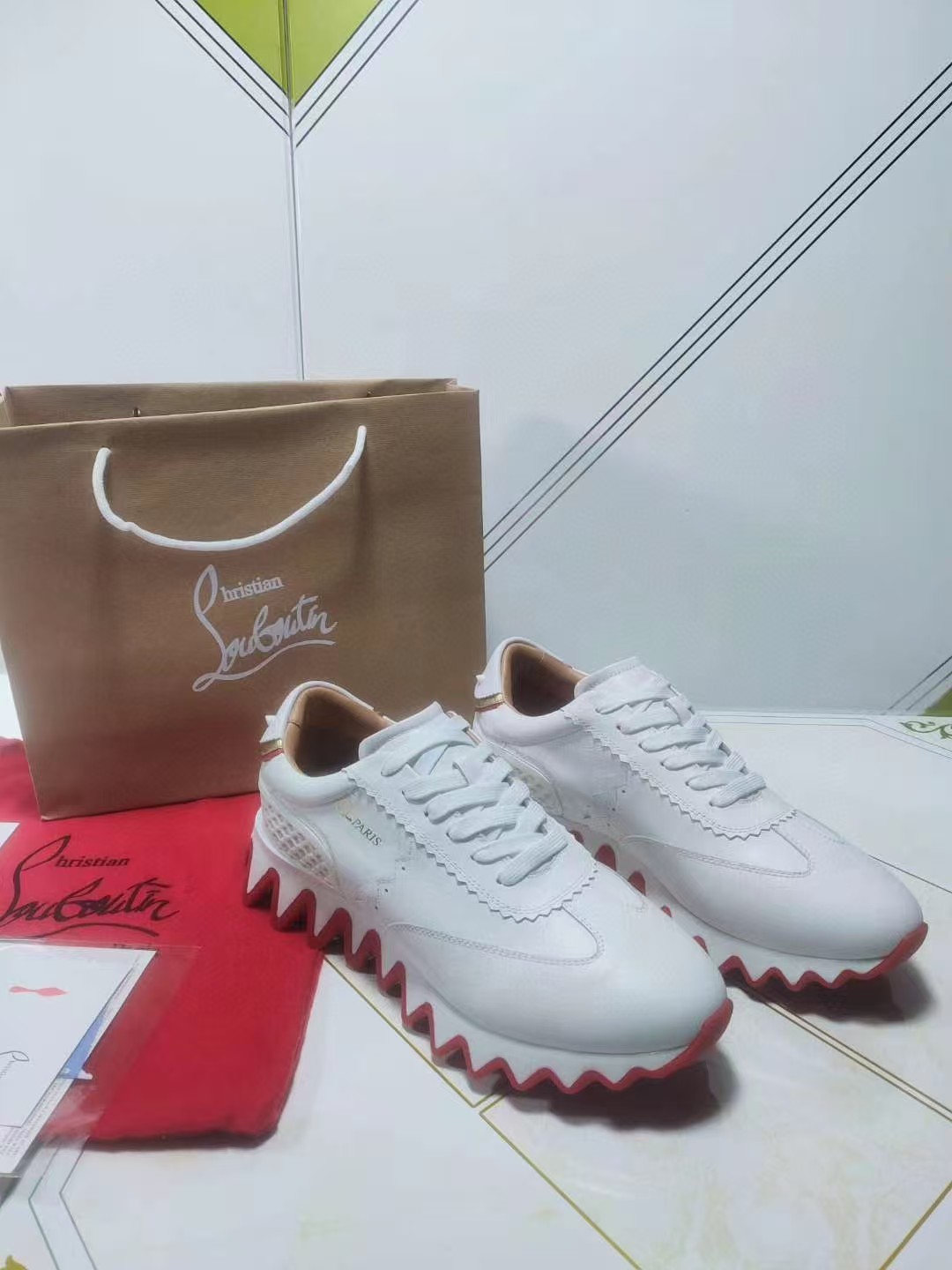 [TOP] Christian Louboutin Sneaker - White