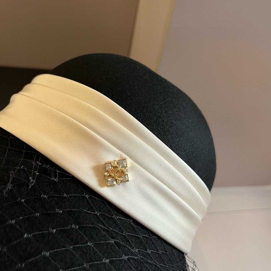 [TOP] CHANEL Wool Hat - Black