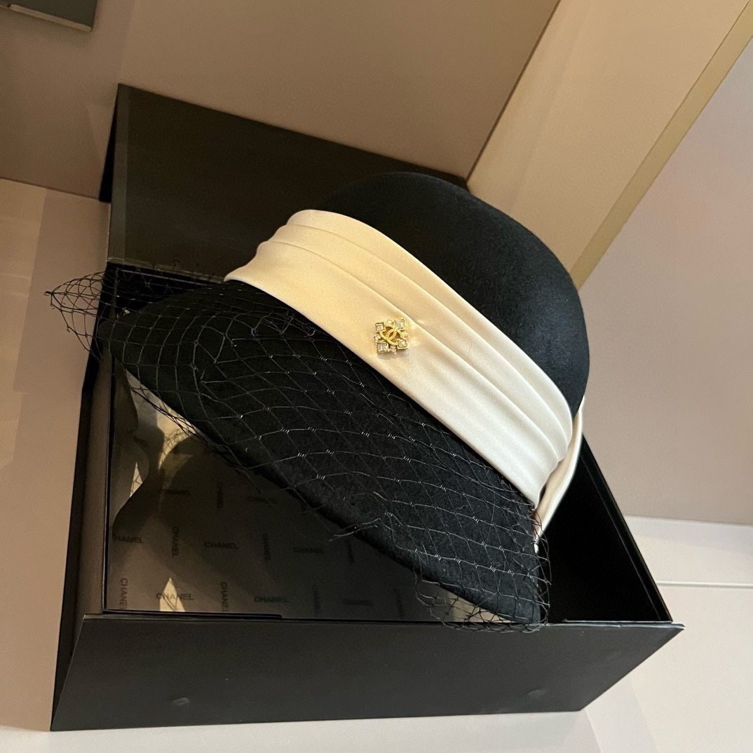 [TOP] CHANEL Wool Hat - Black