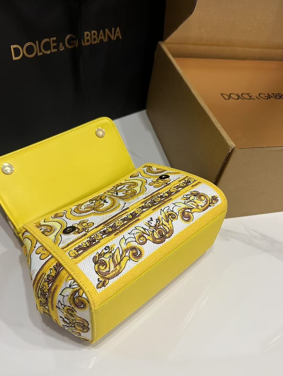[TOP] Dolce & Gabbana D&G Sicily Bag 20x16x8cm - Yellow