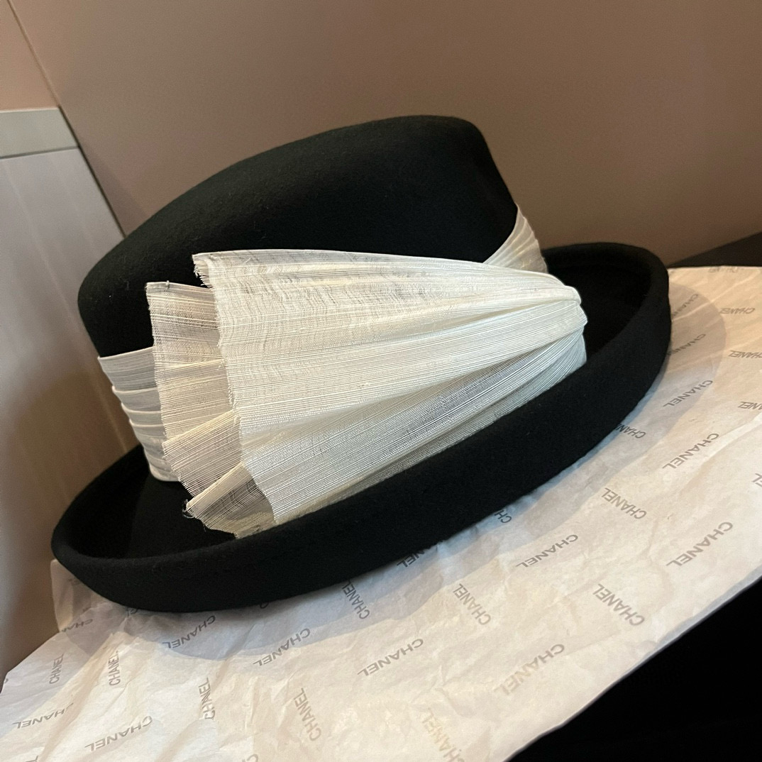 [TOP] Yves Saint Laurent YSL Wool Flat Top Hat - Black