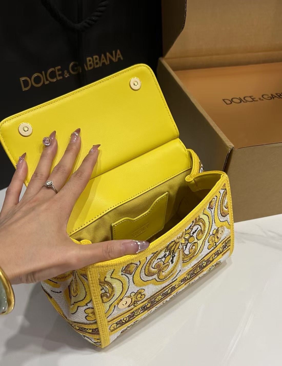 [TOP] Dolce & Gabbana D&G Sicily Bag 20x16x8cm - Yellow