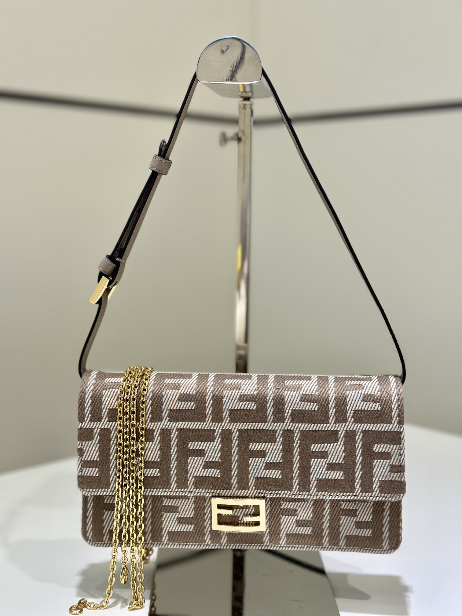 [TOP] FENDI FF Baguette Chain Bag 21*5*10cm - GHW