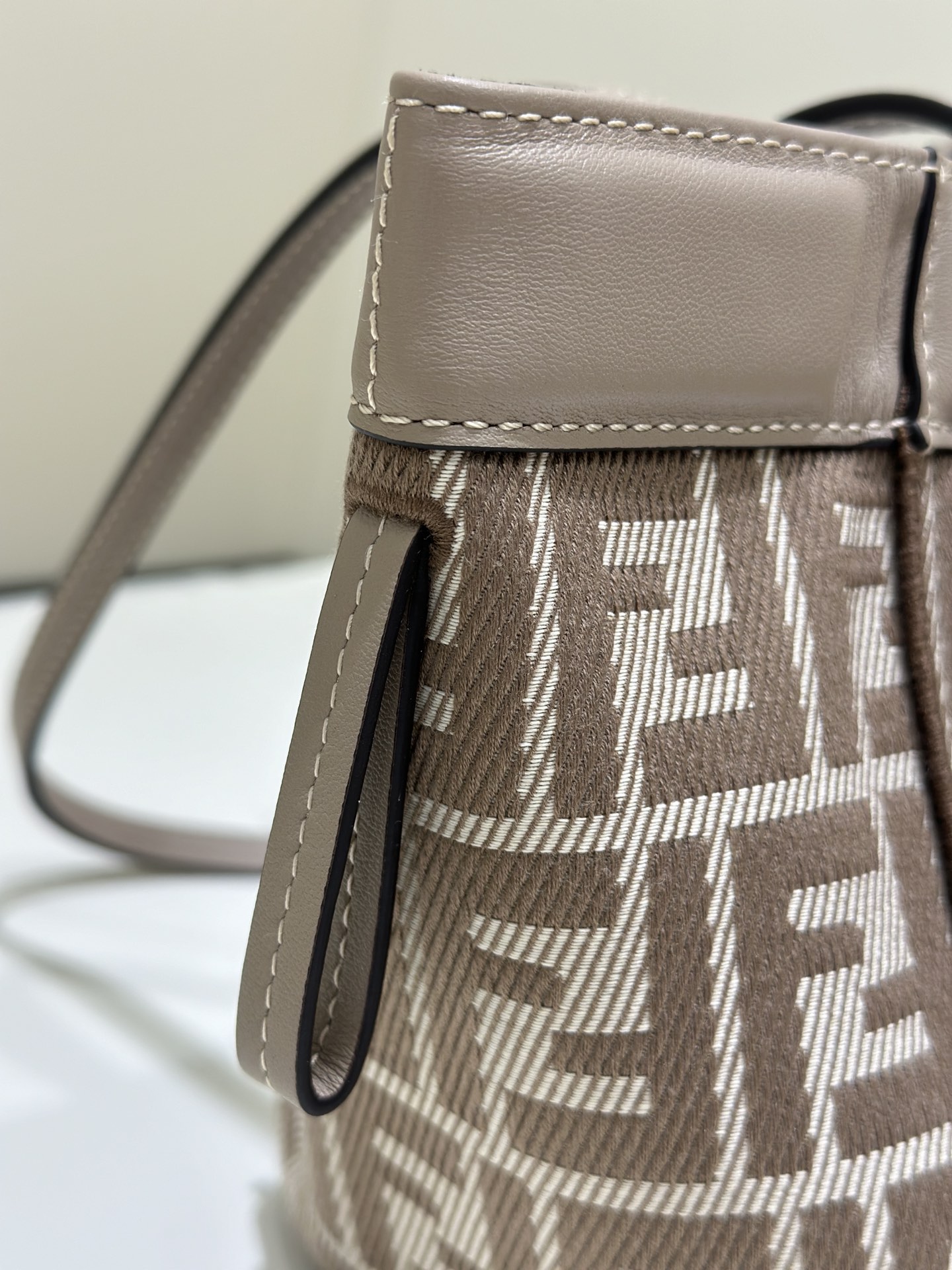 [TOP] FENDI Origami Folding Bag 15*15*19cm - Brown