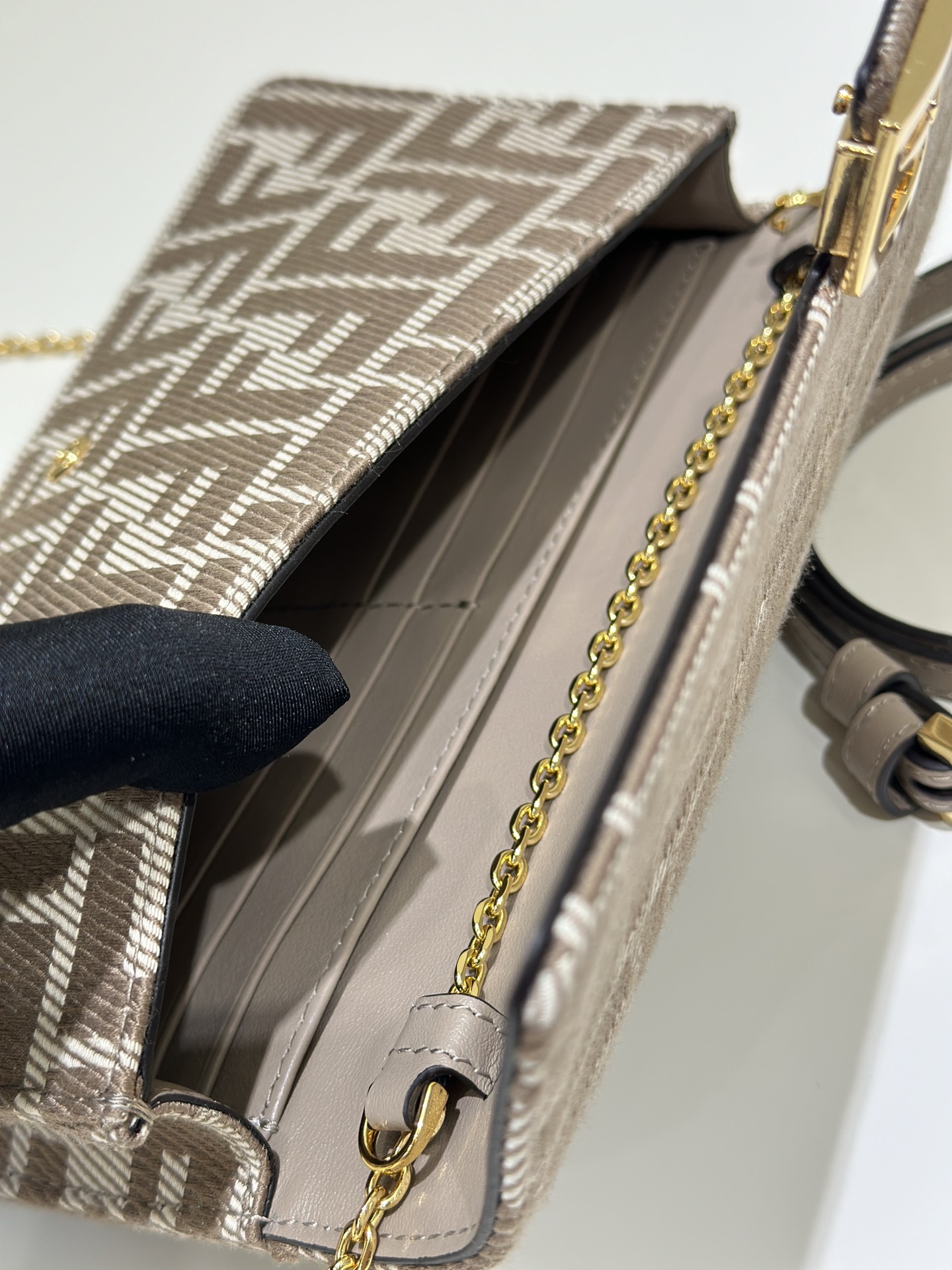 [TOP] FENDI FF Baguette Chain Bag 21*5*10cm - GHW