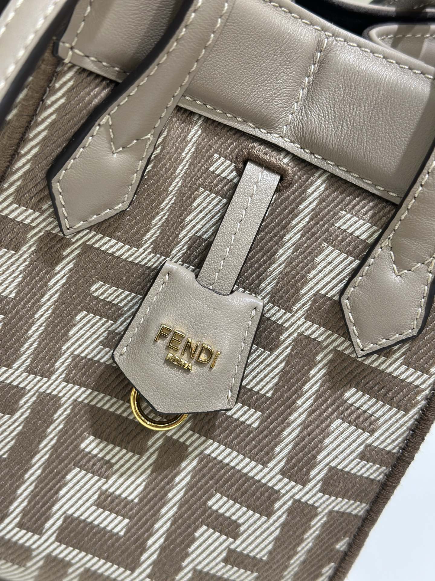 [TOP] FENDI Origami Folding Bag 15*15*19cm - Brown