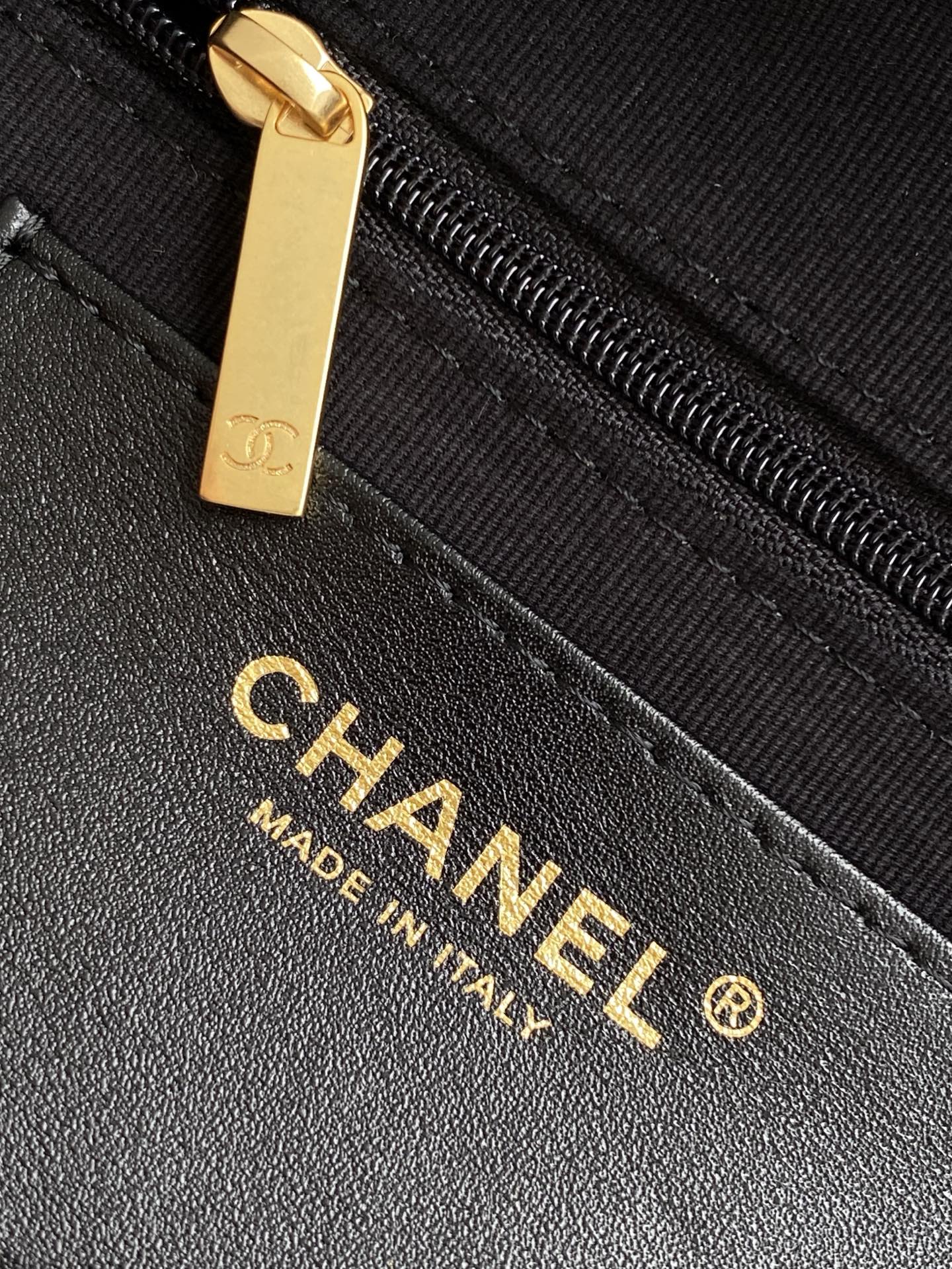 [TOP] CHANEL Hobo Bag 3 Sizes - Black