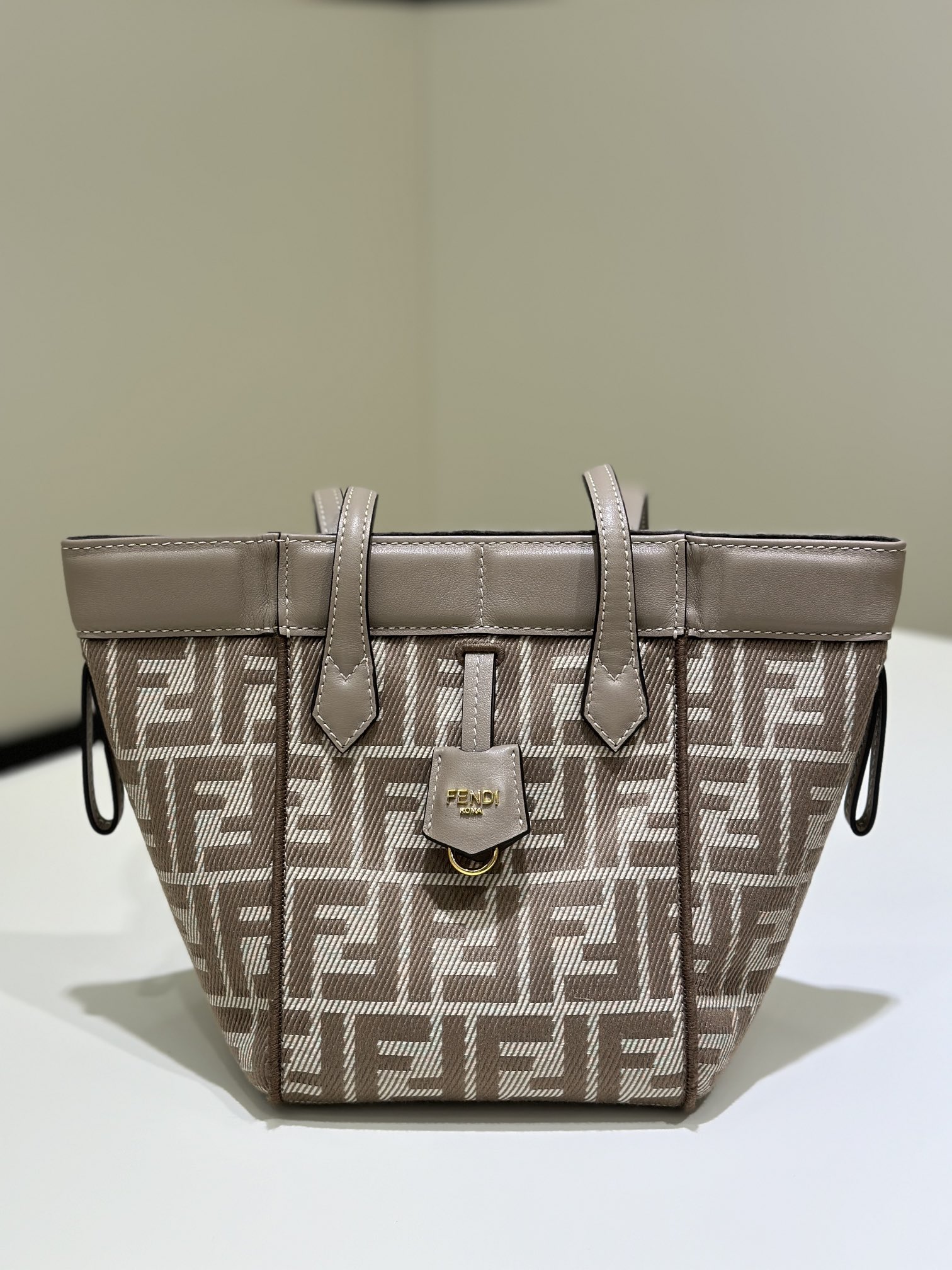 [TOP] FENDI Origami Folding Bag 15*15*19cm - Brown