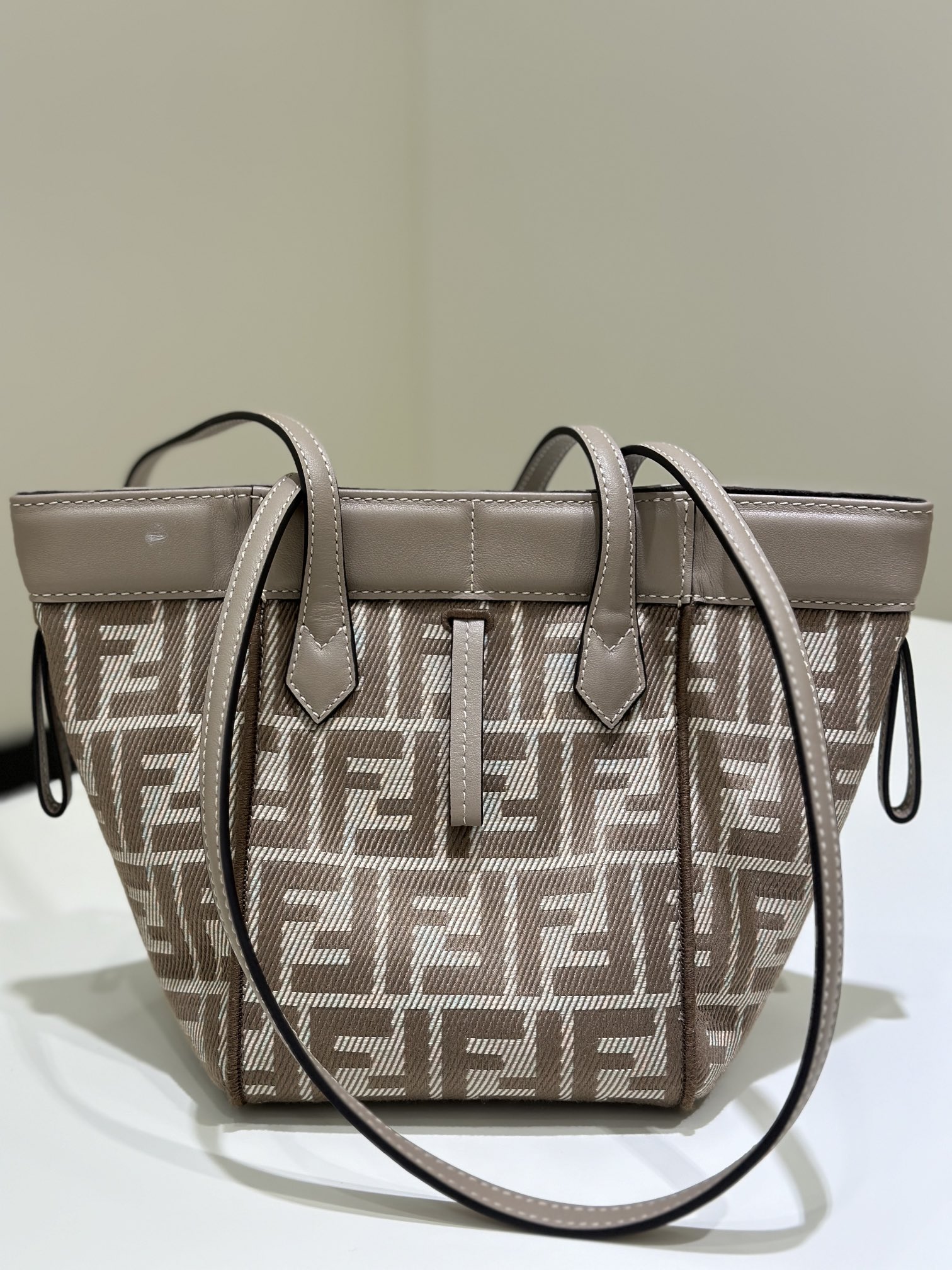 [TOP] FENDI Origami Folding Bag 15*15*19cm - Brown