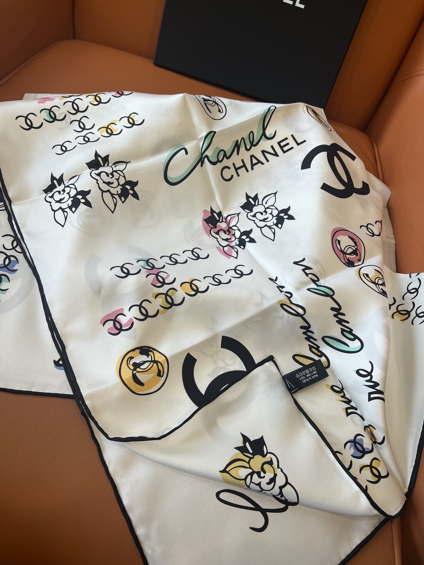 [TOP] CHANEL CC Scarf 90x90cm - White