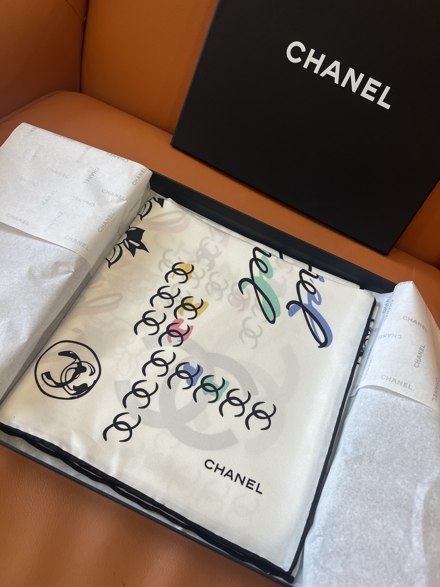 [TOP] CHANEL CC Scarf 90x90cm - White