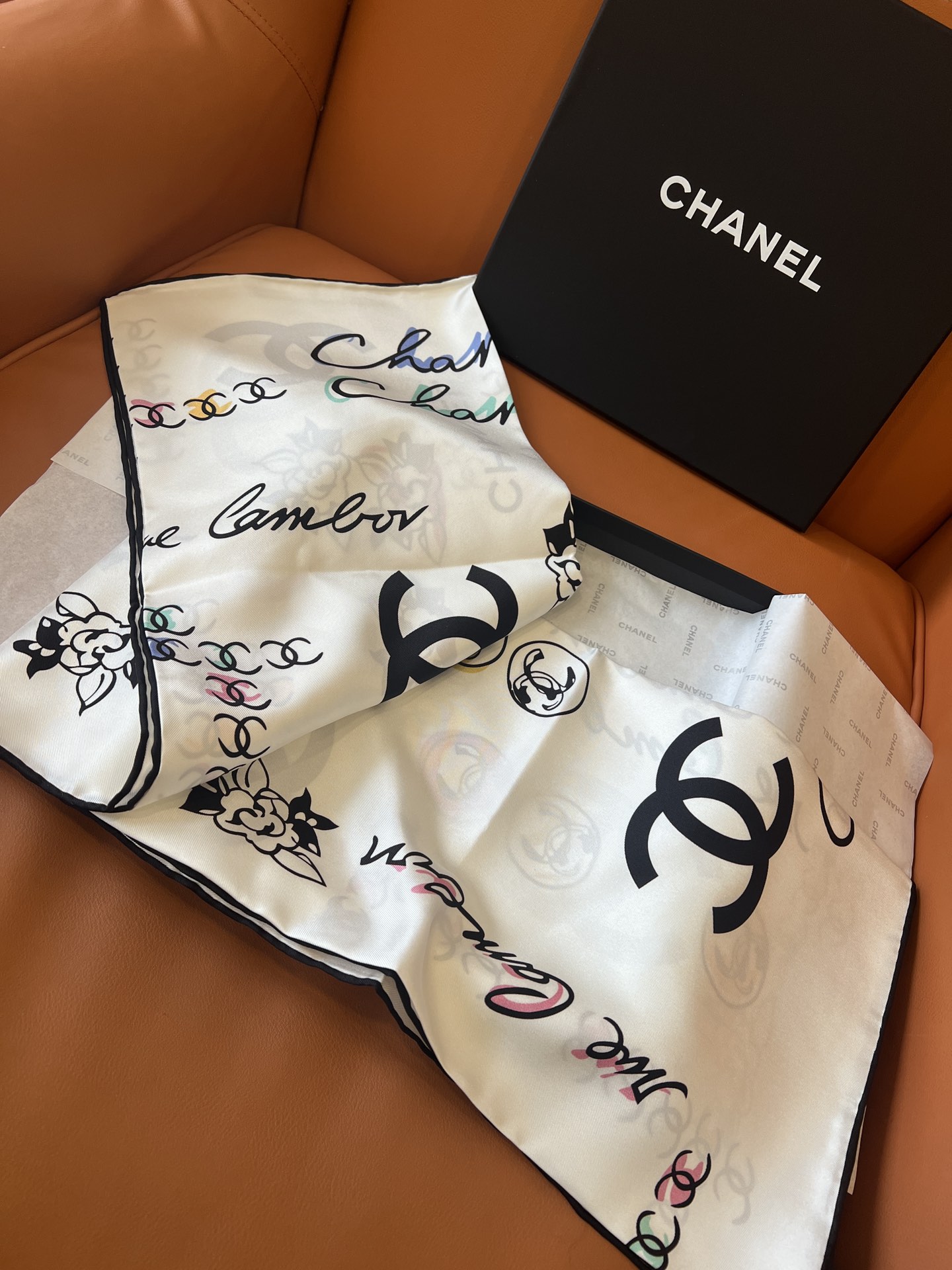 [TOP] CHANEL CC Scarf 90x90cm - White
