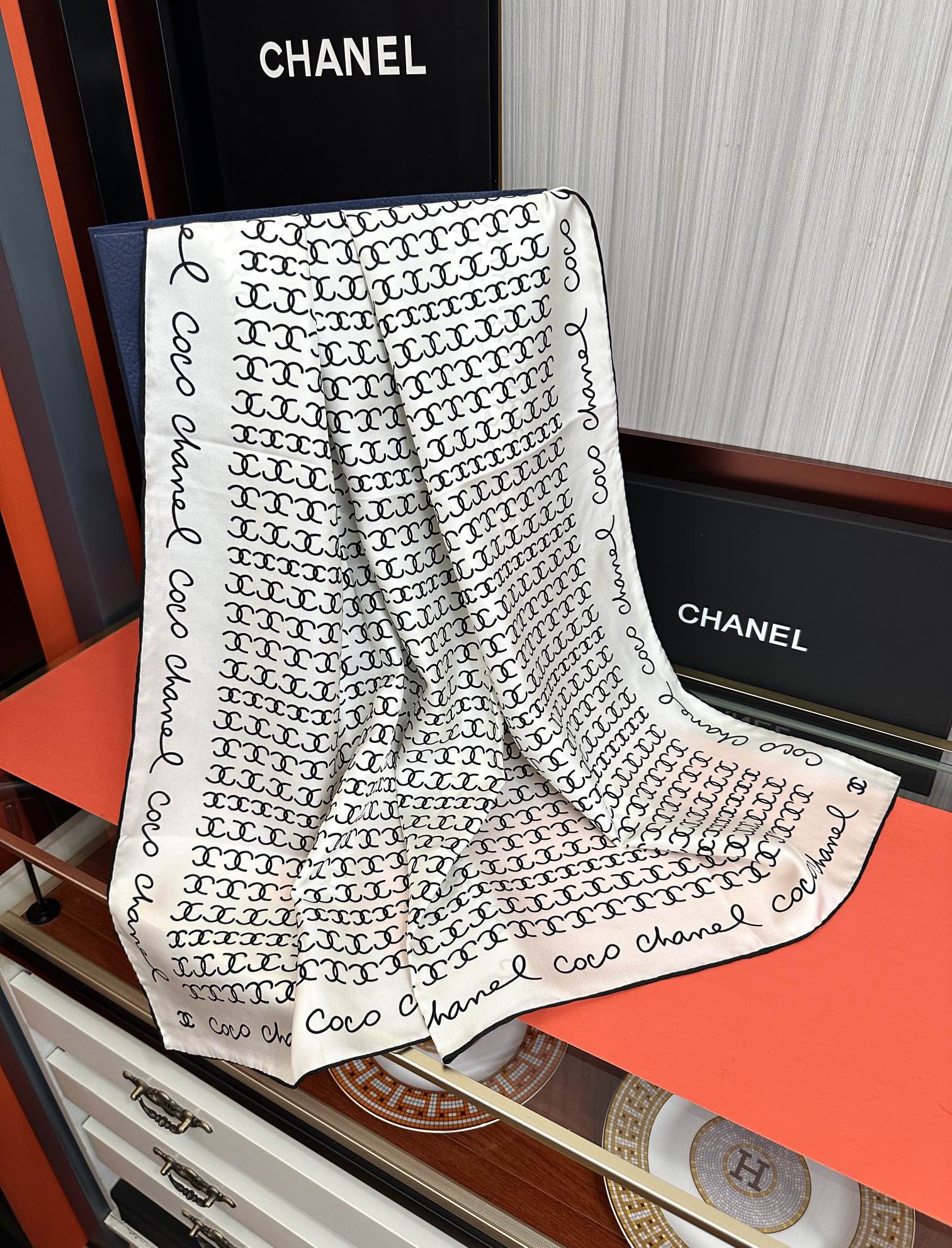 [TOP] CHANEL Kerchief  90x90CM - 2 Colors