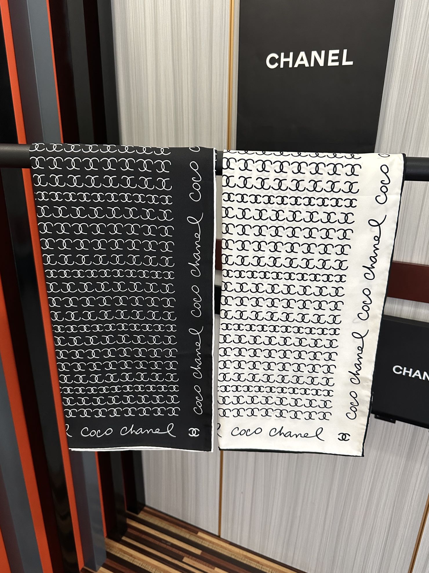 [TOP] CHANEL Kerchief  90x90CM - 2 Colors