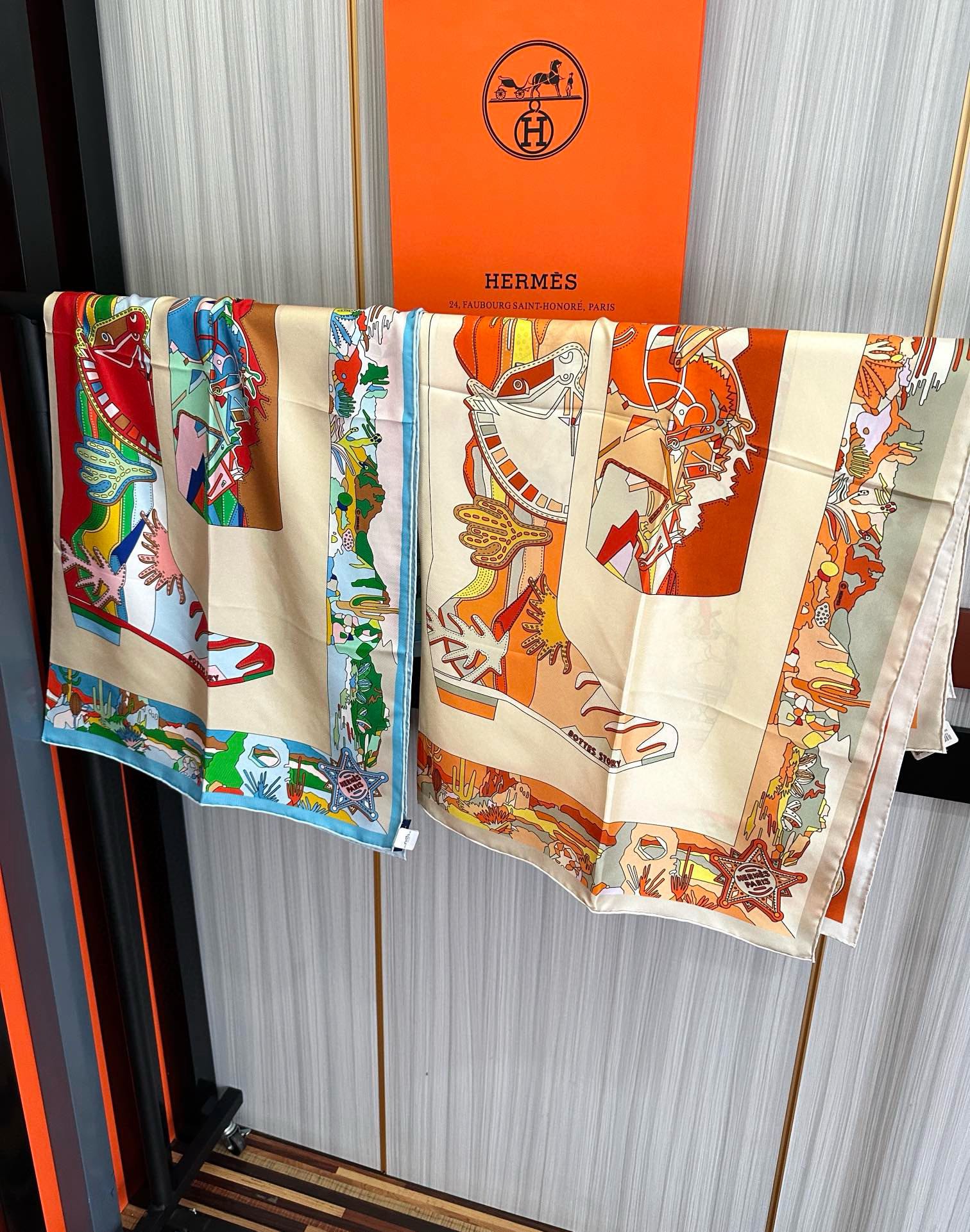 [TOP] HERMES Square Silk Scarf 90X90cm - 2 Colors