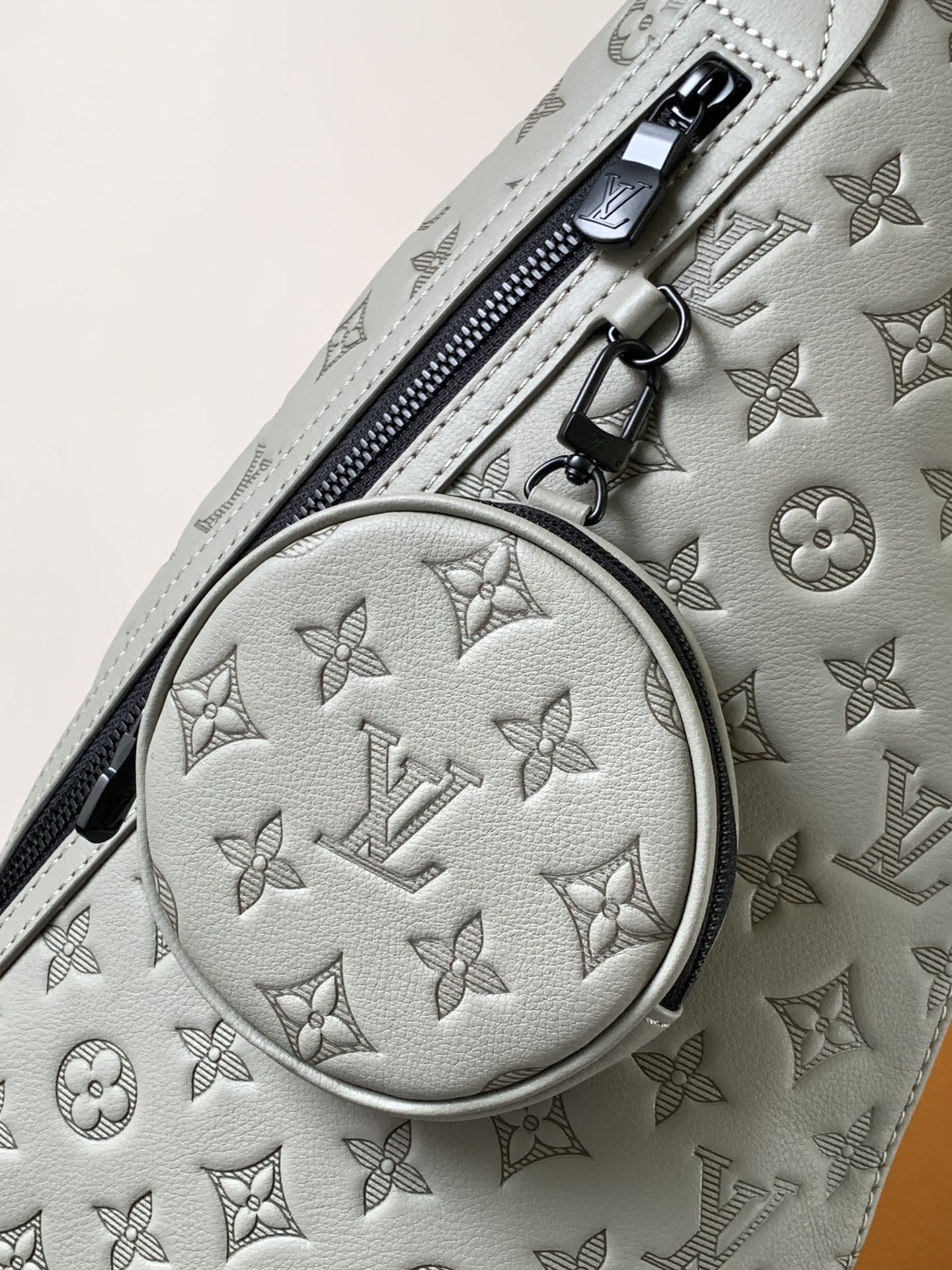 [TOP] Louis Vuitton LV Men's Duo Shoulder Bag Monogram Canvas and Taïga Calfskin Leather 20 x 42 x 6cm - Gray