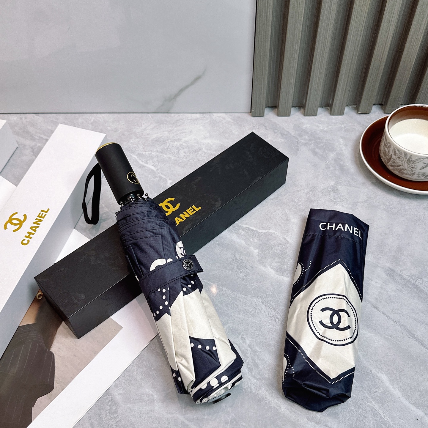 [TOP] CHANEL Umbrella - 2 Colors