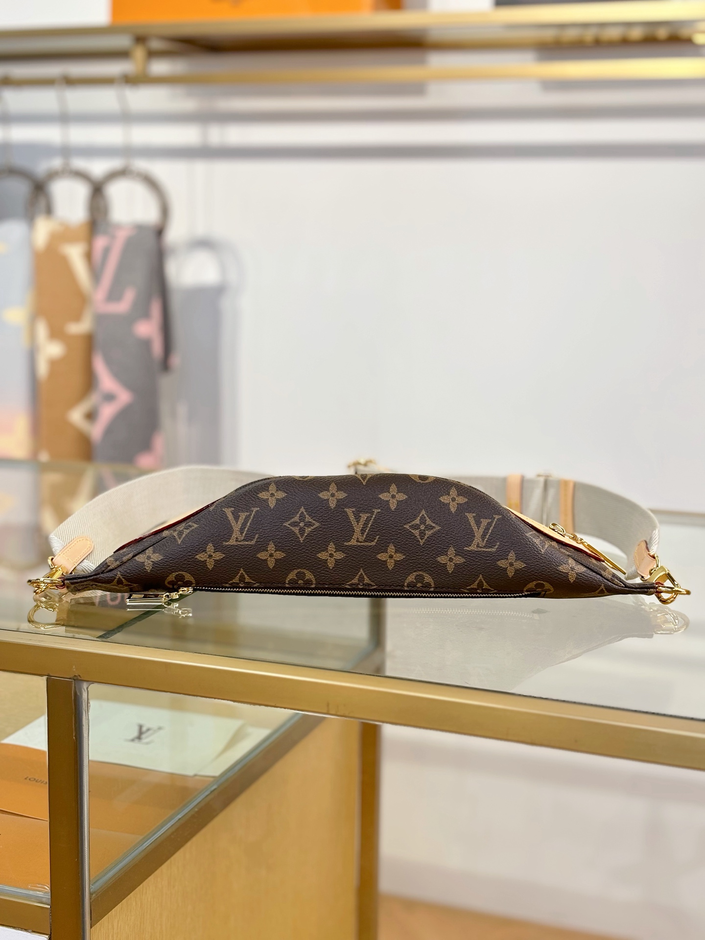 [TOP] Louis Vuitton LV HIGH RISE  Waist Bag 38x16x8cm - Brown