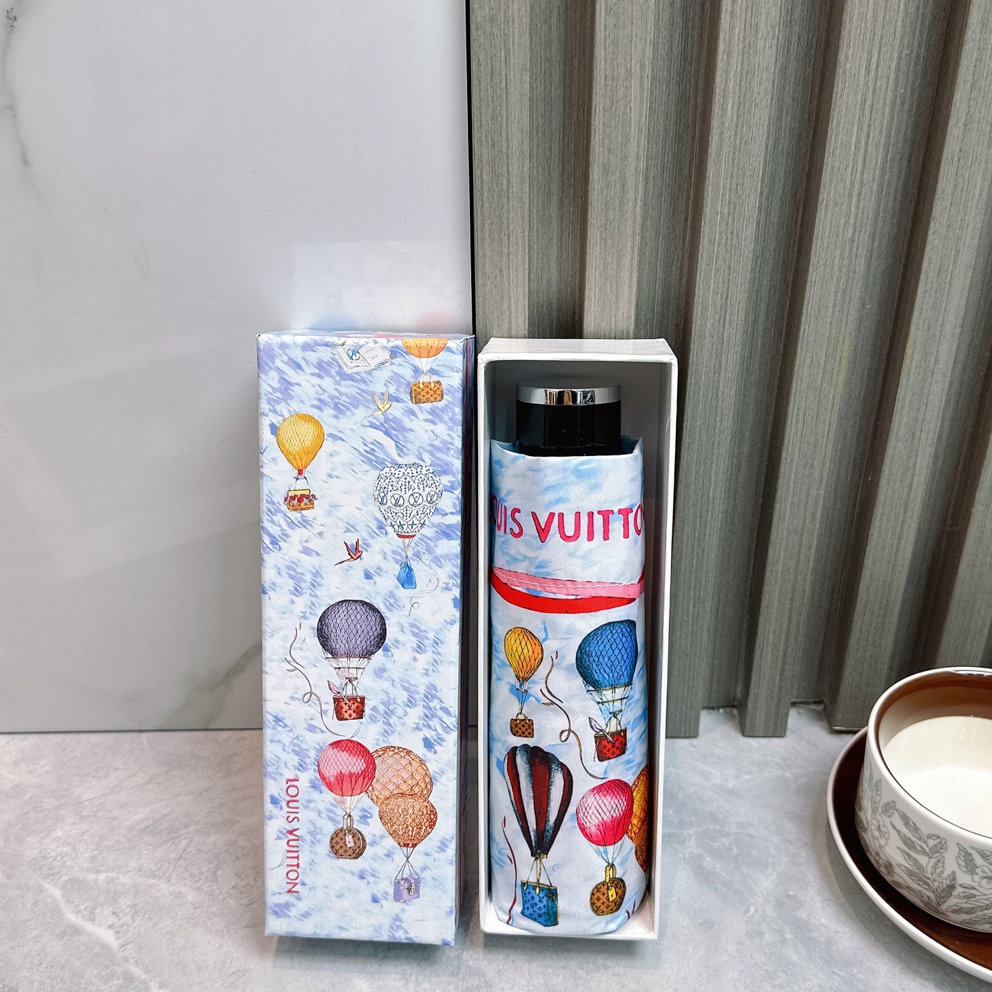 [TOP] Louis Vuitton LV Umbrella - 2 Colors