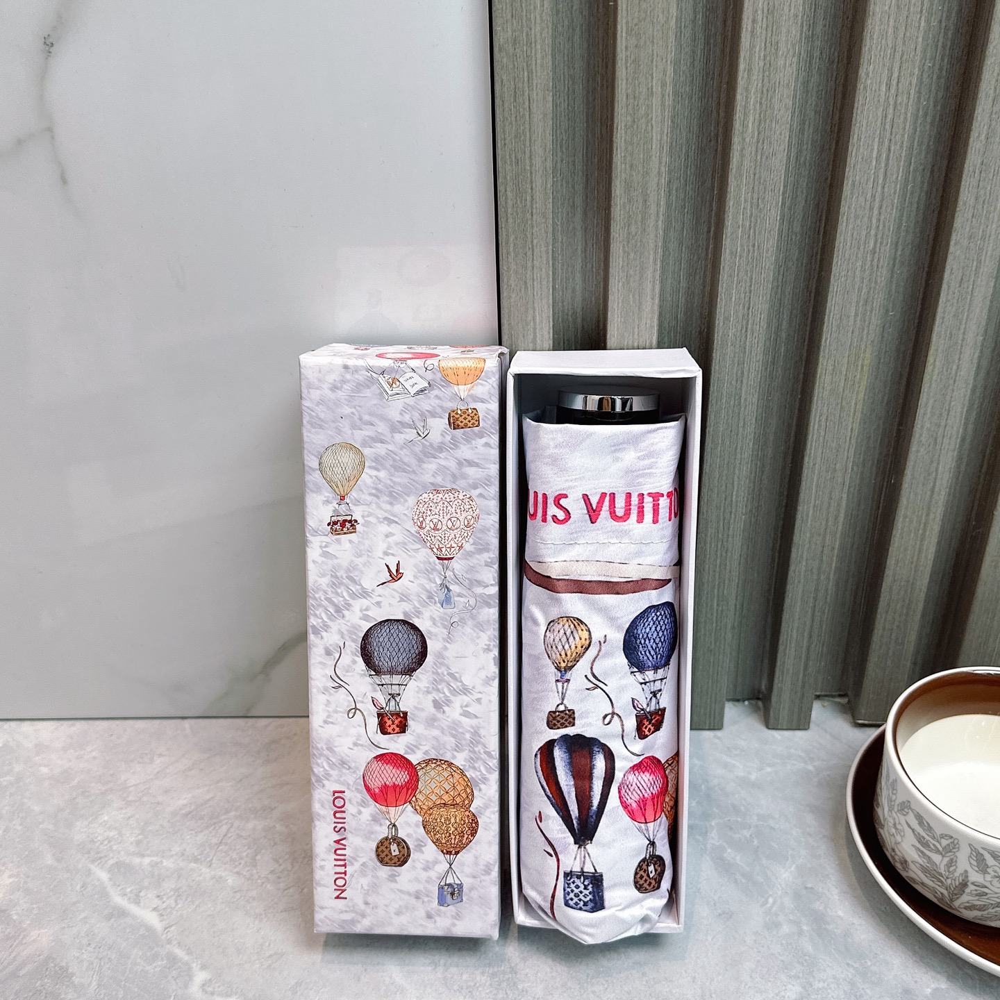 [TOP] Louis Vuitton LV Umbrella - 2 Colors