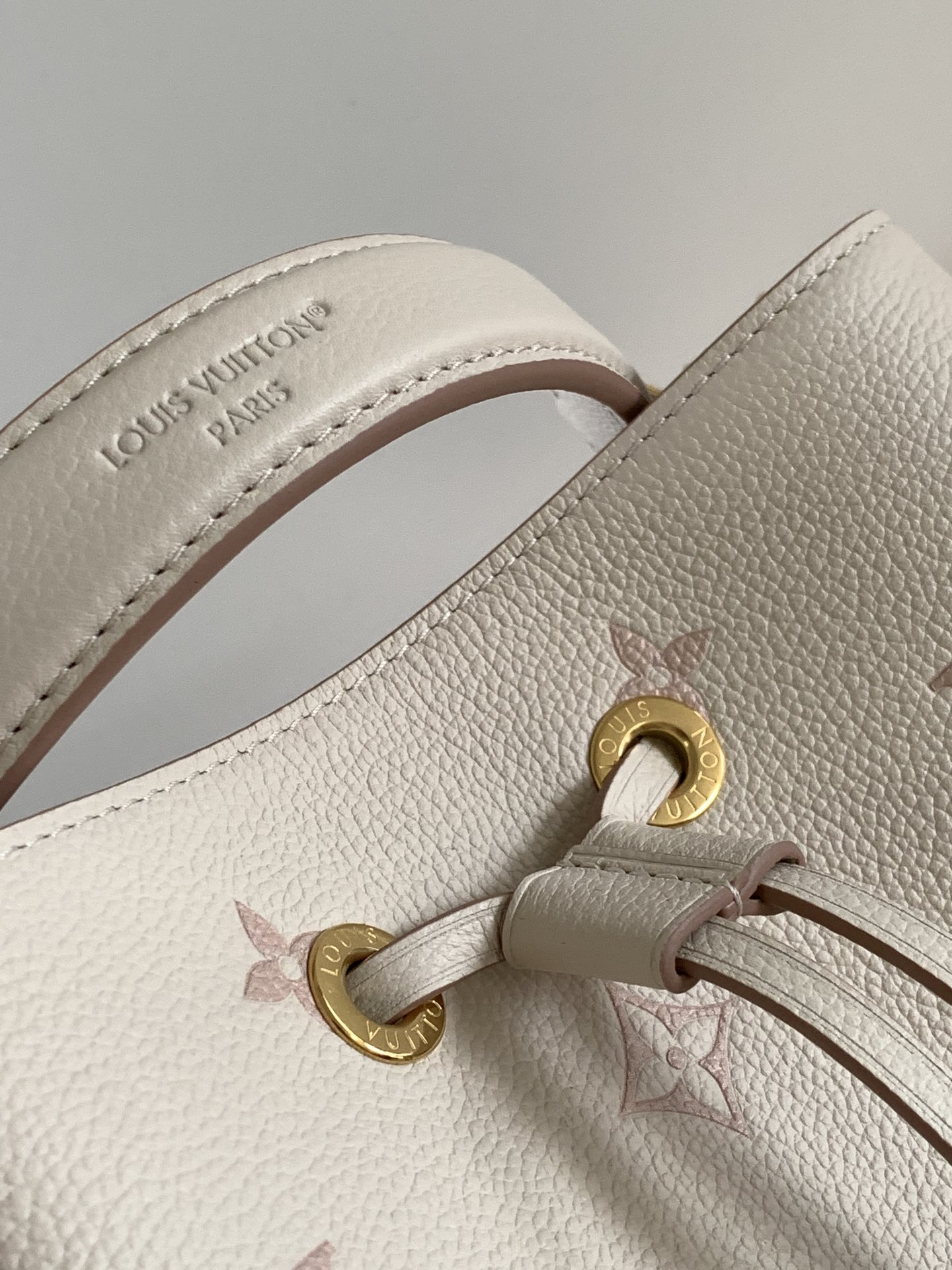 [TOP] Louis Vuitton LV NeoNoe Medium-Sized Handbag 26*17.5*26cm - White