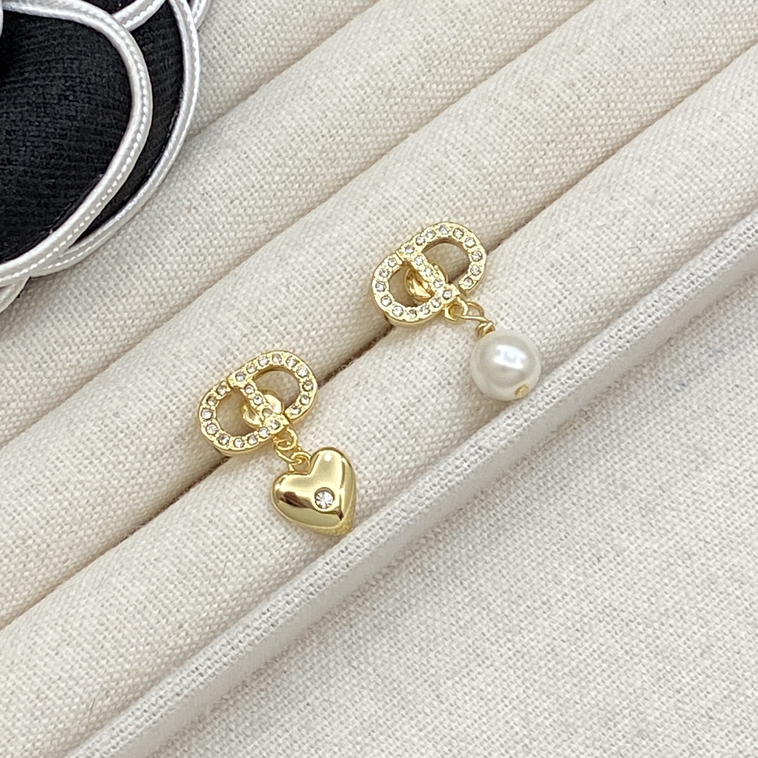 [TOP] Christian Dior Earrings - Gold