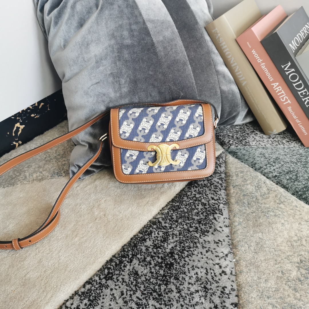 [TOP] CELINE Triomphe Bag Linen Patchwork 18.5x14x6cm - White/Blue