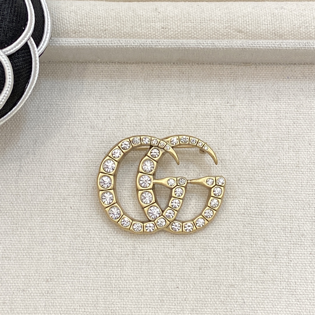 [TOP] GUCCI GG Brooch - Gold