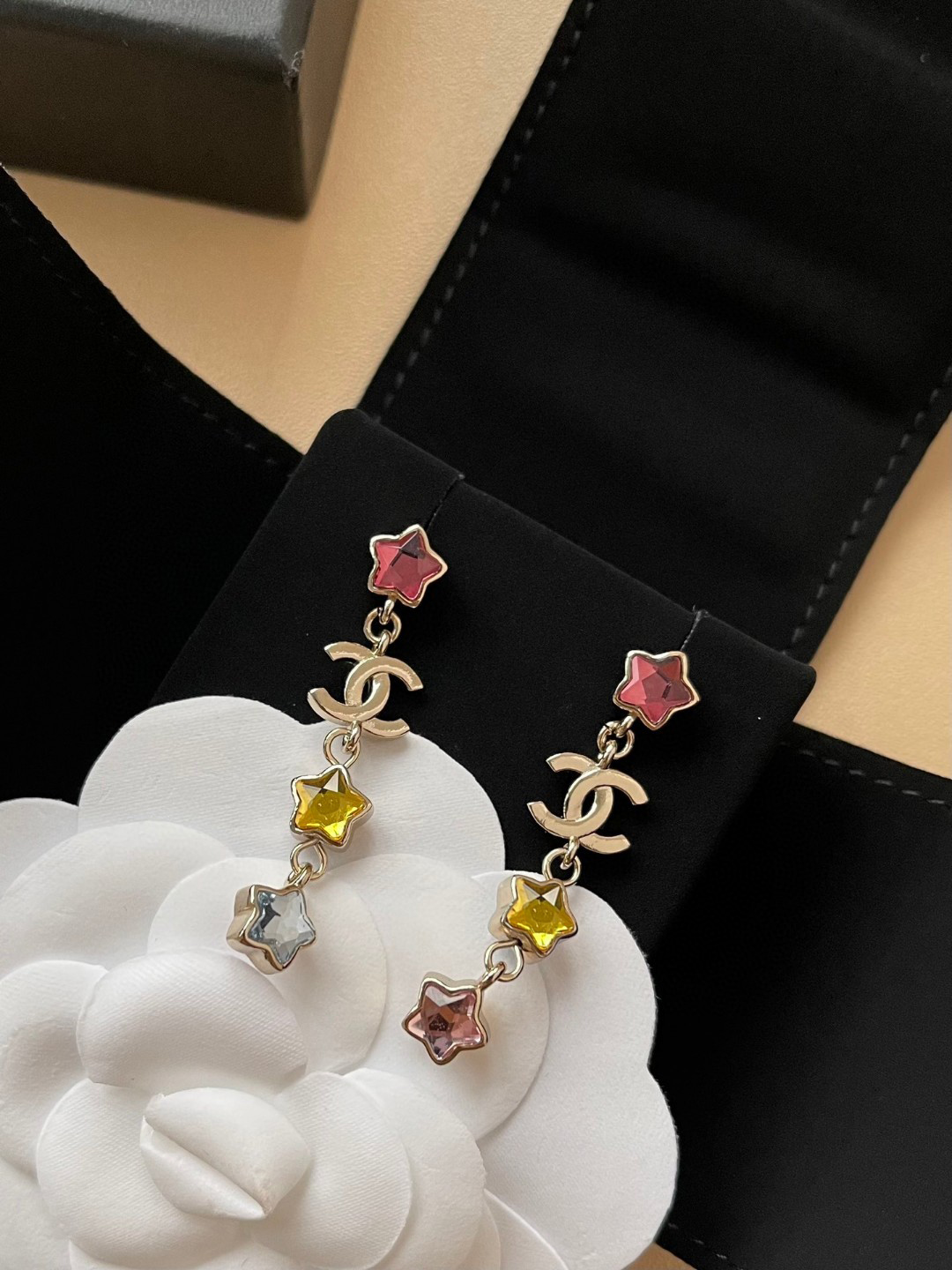 [TOP] CHANEL Vintage CC Earrings - Gold Color